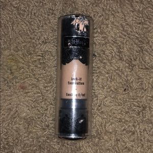 Kay Von D Lock it Foundation